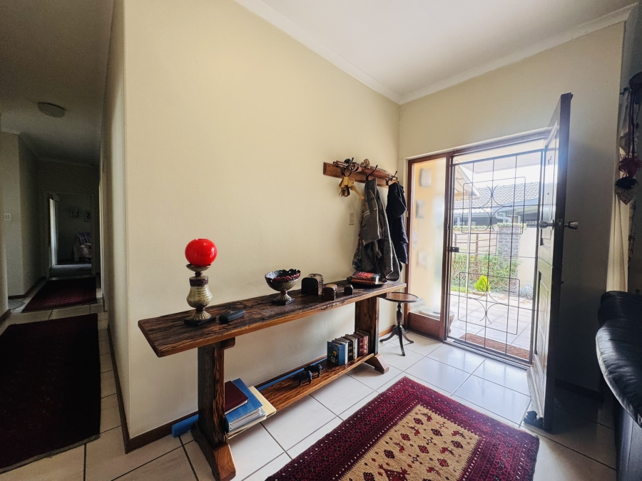 To Let 4 Bedroom Property for Rent in Goedehoop Western Cape
